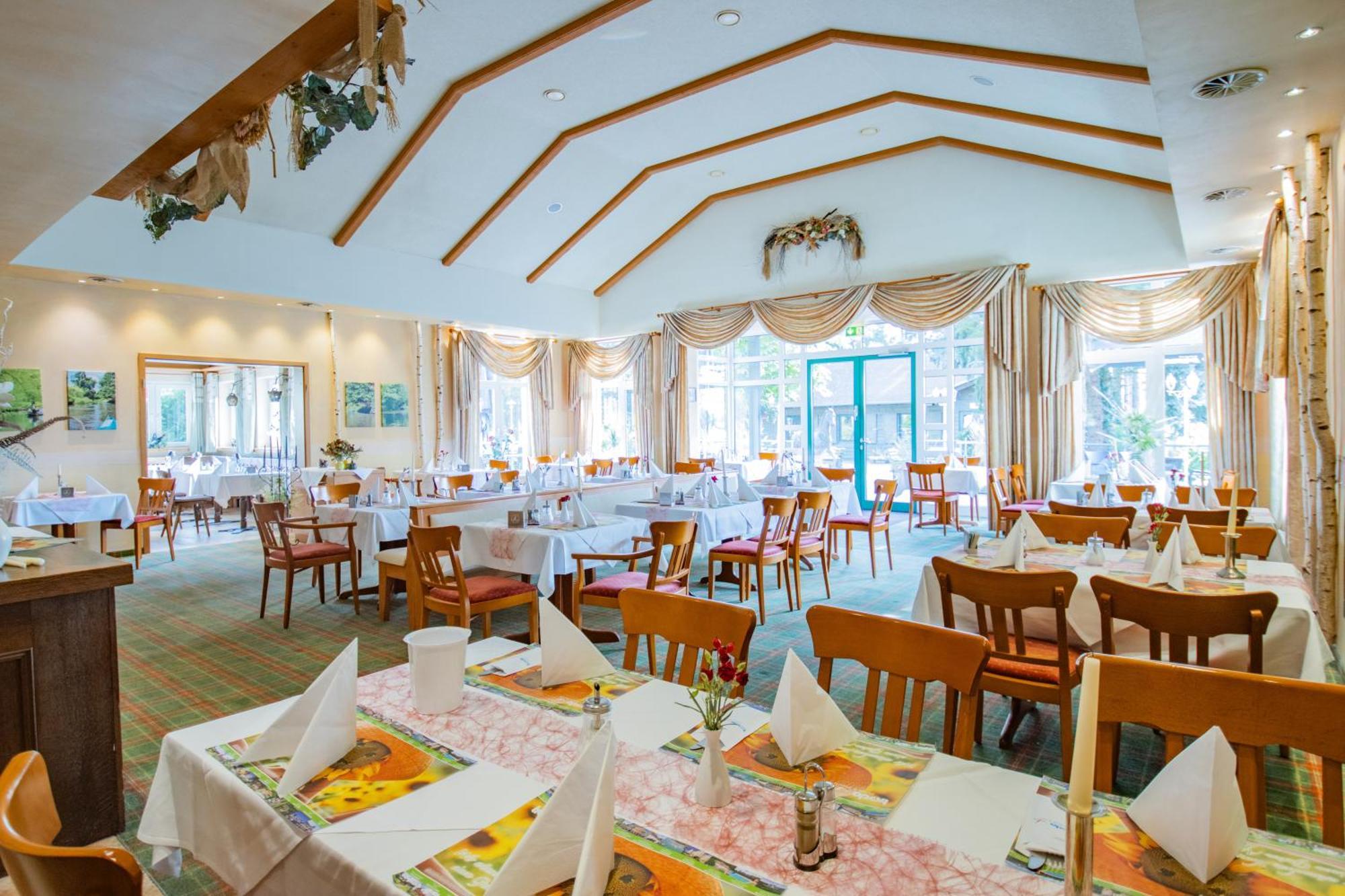 Ferien Hotel Spree-Neisse Neuhausen  ภายนอก รูปภาพ