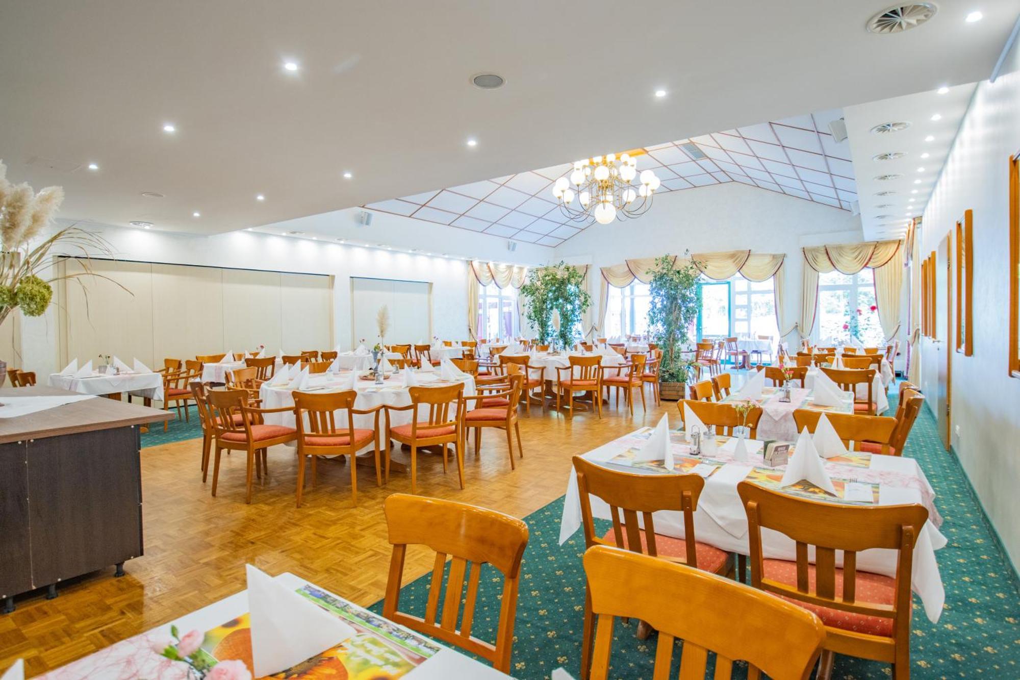 Ferien Hotel Spree-Neisse Neuhausen  ภายนอก รูปภาพ