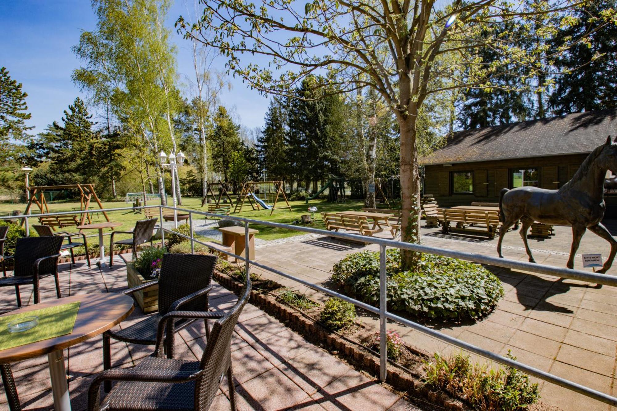 Ferien Hotel Spree-Neisse Neuhausen  ภายนอก รูปภาพ