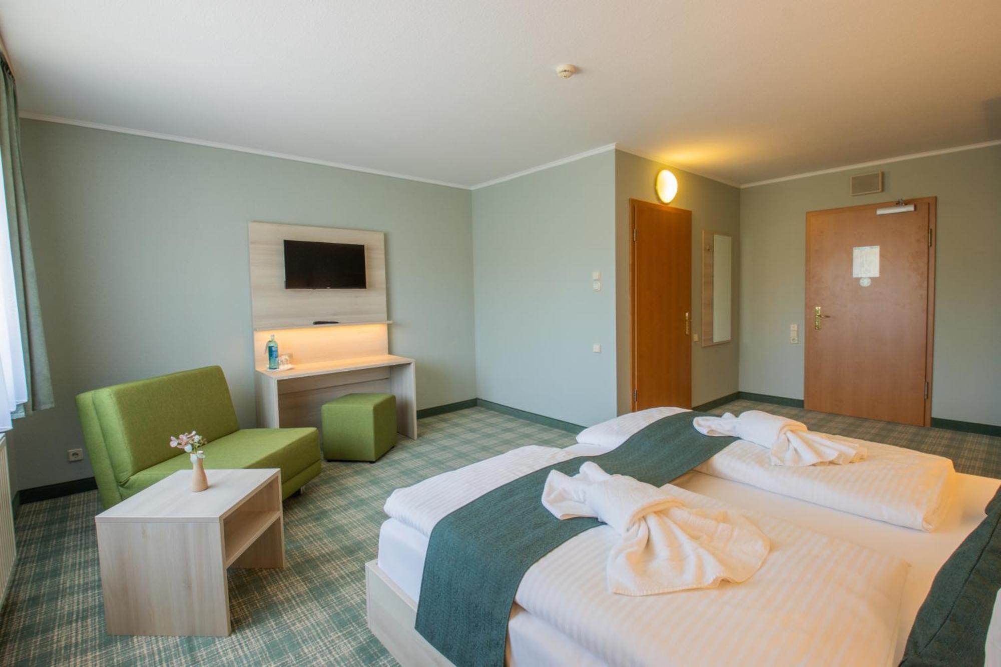Ferien Hotel Spree-Neisse Neuhausen  ภายนอก รูปภาพ