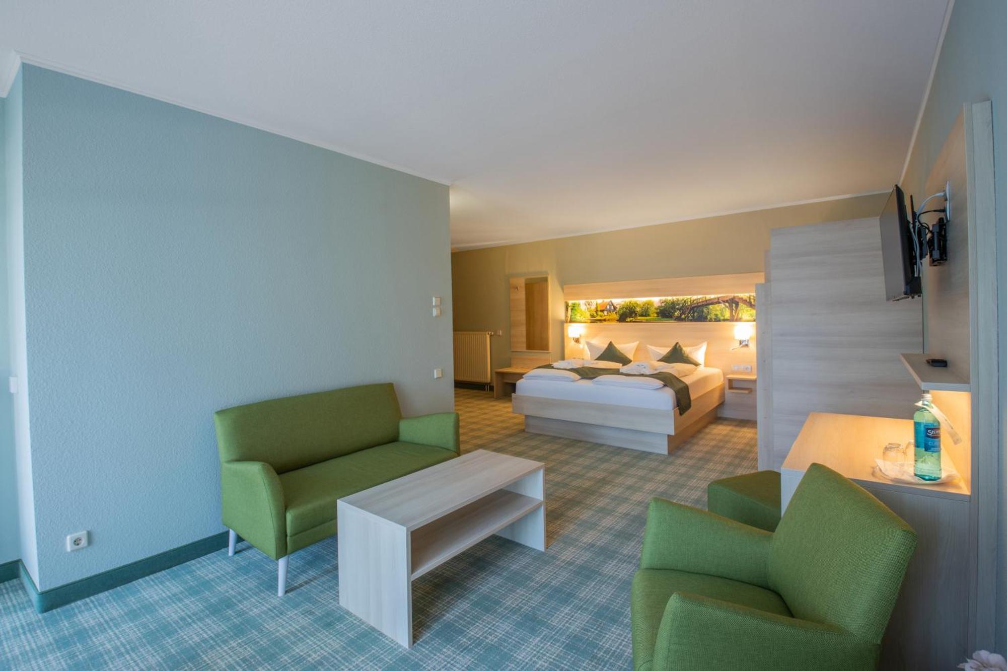 Ferien Hotel Spree-Neisse Neuhausen  ภายนอก รูปภาพ